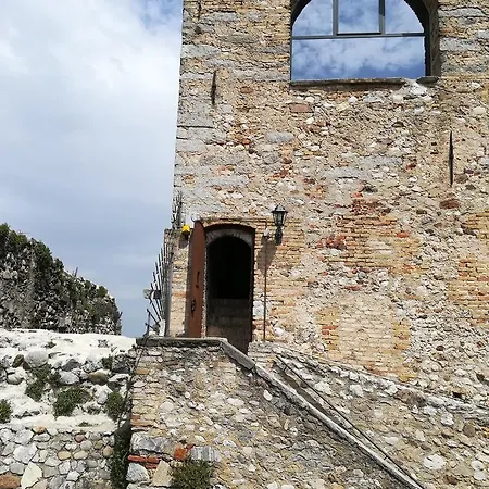 Castello B&B *